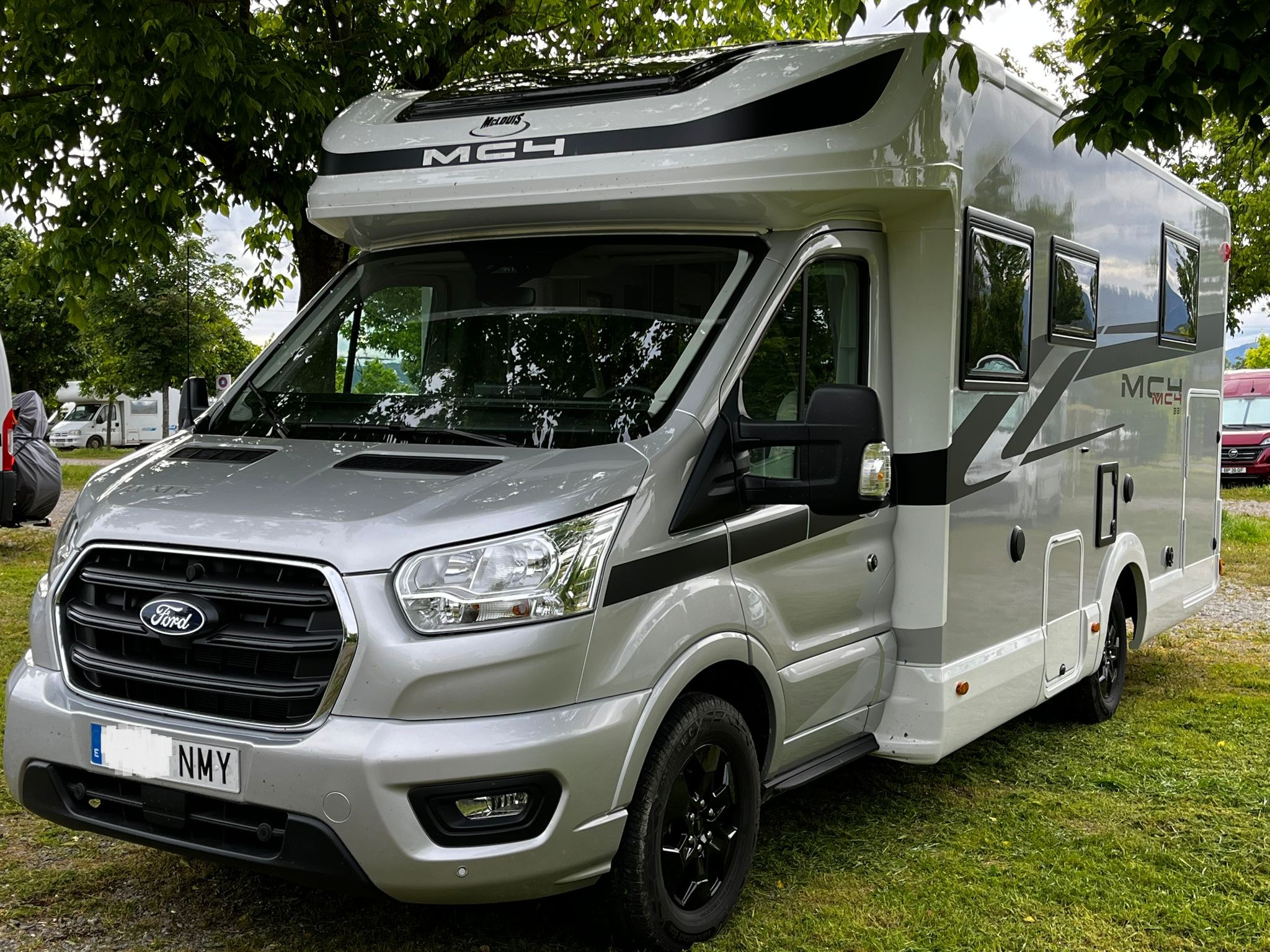 Autocaravana en ruta exterior